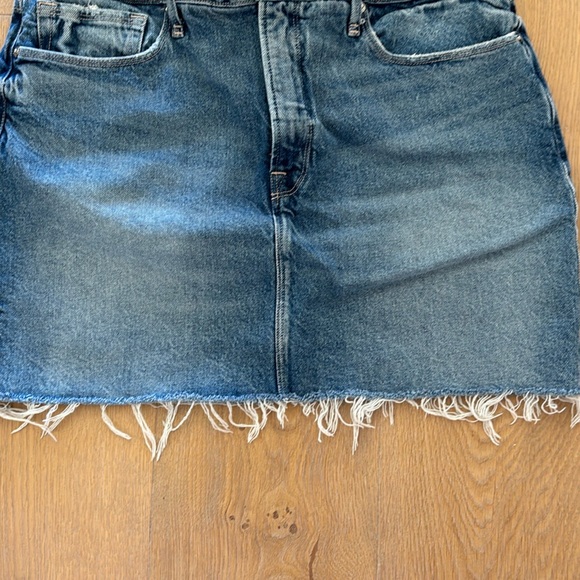 Good American Frayed Denim Mini Skirt - Picture 3 of 7